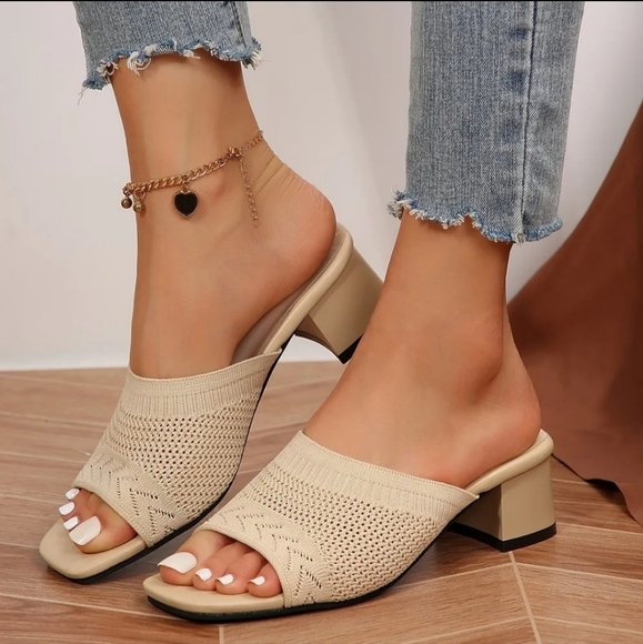 Open Toe Block Heel Sandals - Picture 1 of 5